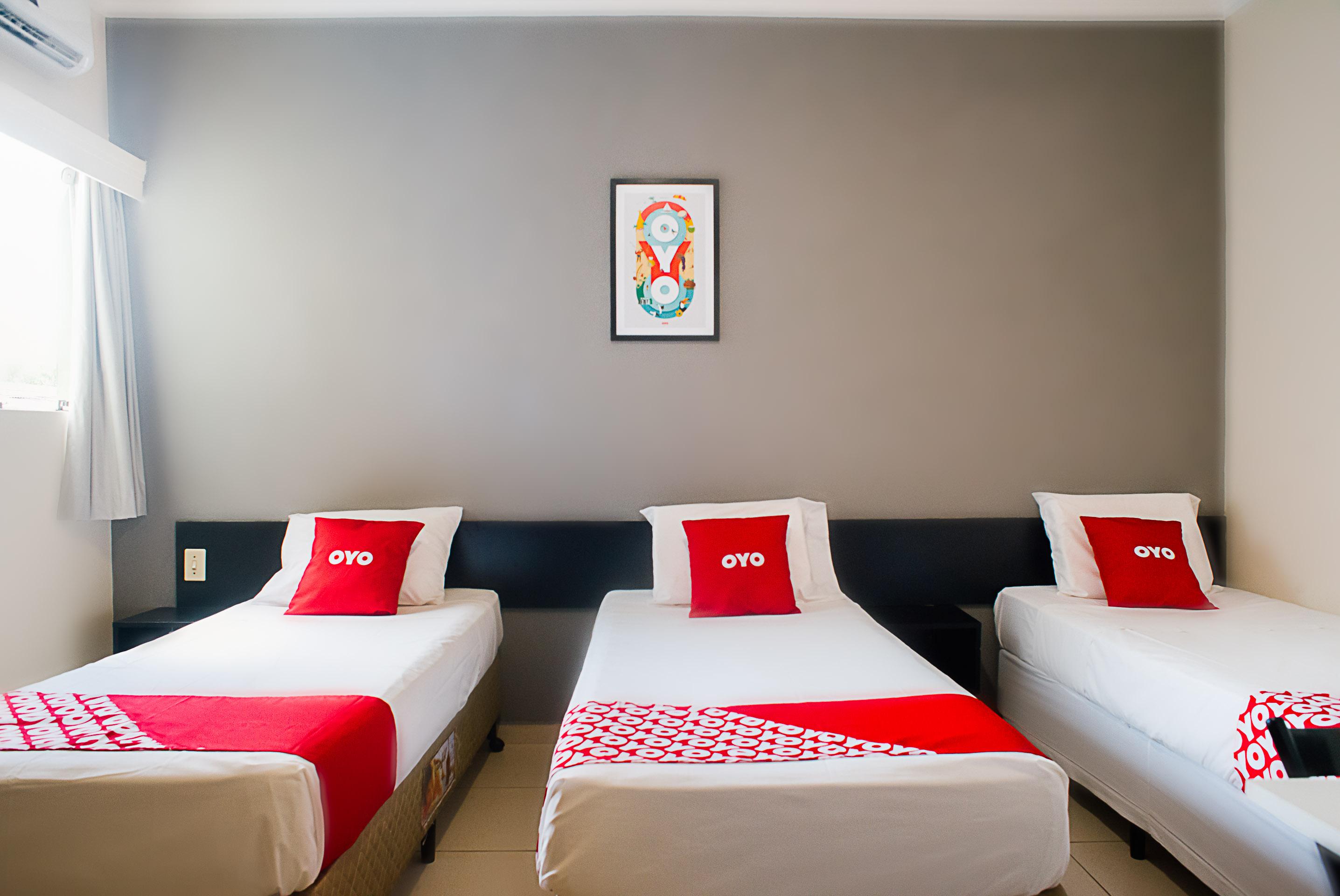 Oyo Cerrado Hotel, Campo Grande Campo Grande  Dış mekan fotoğraf A room at an OYO hotel in Mexico City
